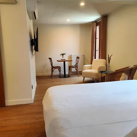 Les De La Fontaine 2* Autoire