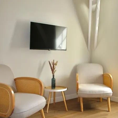 Les De La Fontaine Hotel 2*