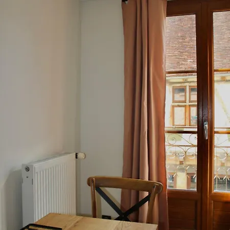 Les De La Fontaine Hotel 2*