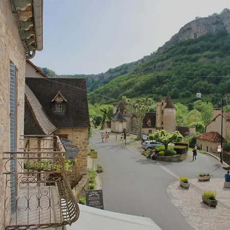 Les De La Fontaine 2*