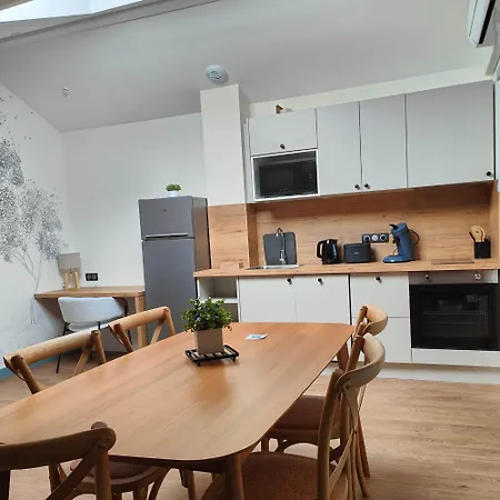 Hotel Les De La Fontaine 2*