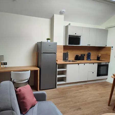 Les De La Fontaine Hotel