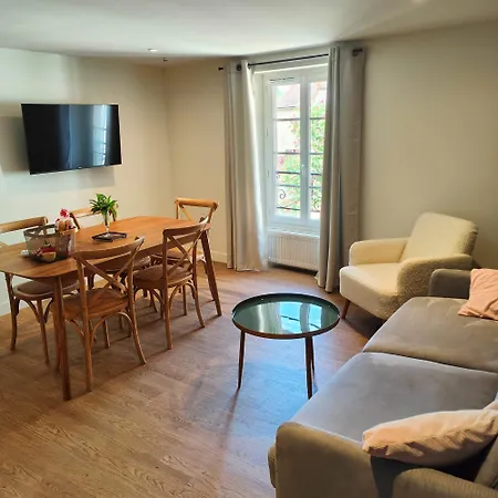 Les De La Fontaine Hotel