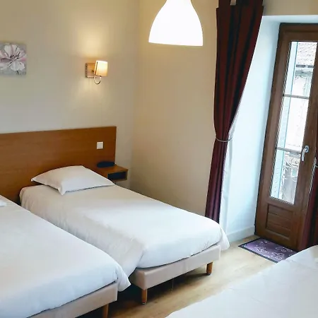 Otel Les De La Fontaine