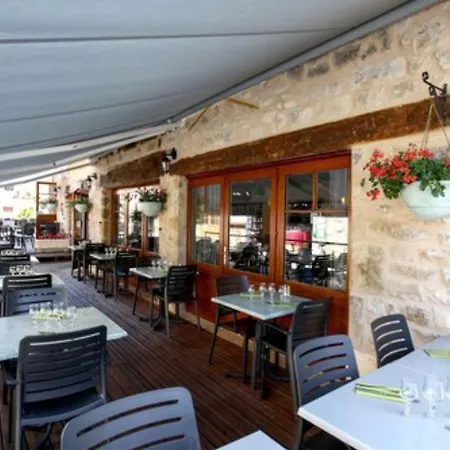 Les De La Fontaine Hotel 2*