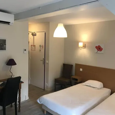 Les De La Fontaine Otel Autoire