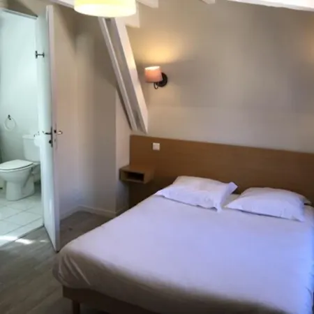 Les De La Fontaine Otel