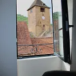 Les De La Fontaine Otel