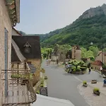 Les De La Fontaine 2*
