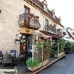 Les De La Fontaine Otel 2*