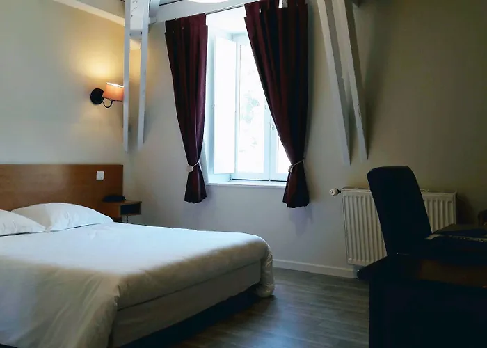 ホテル Les De La Fontaine 2*